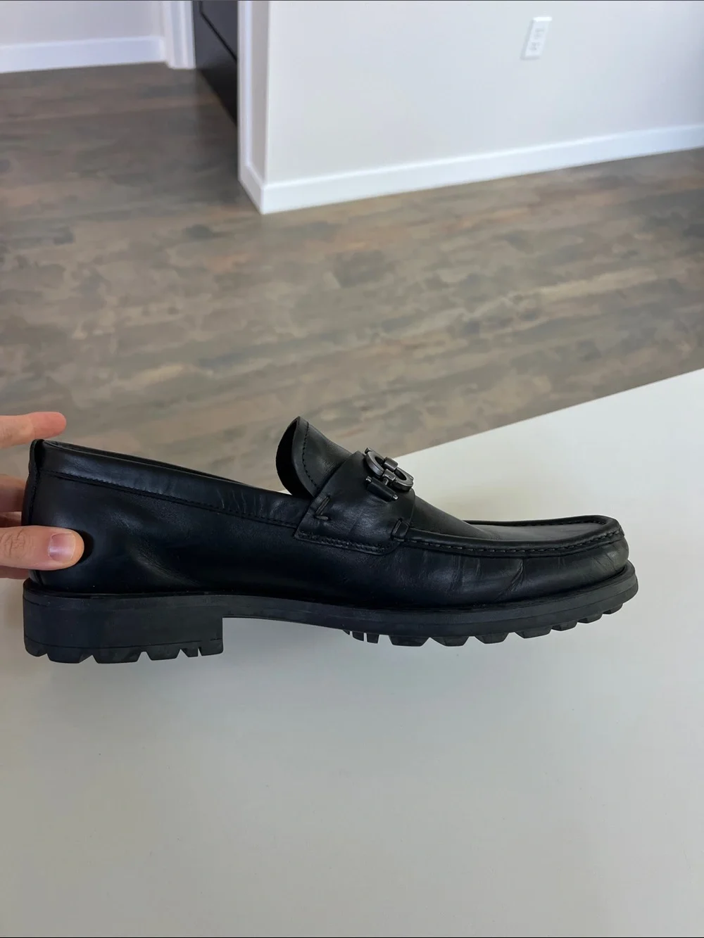 Salvatore Ferragamo gancini black leather loafers dress shoes men’s size 10